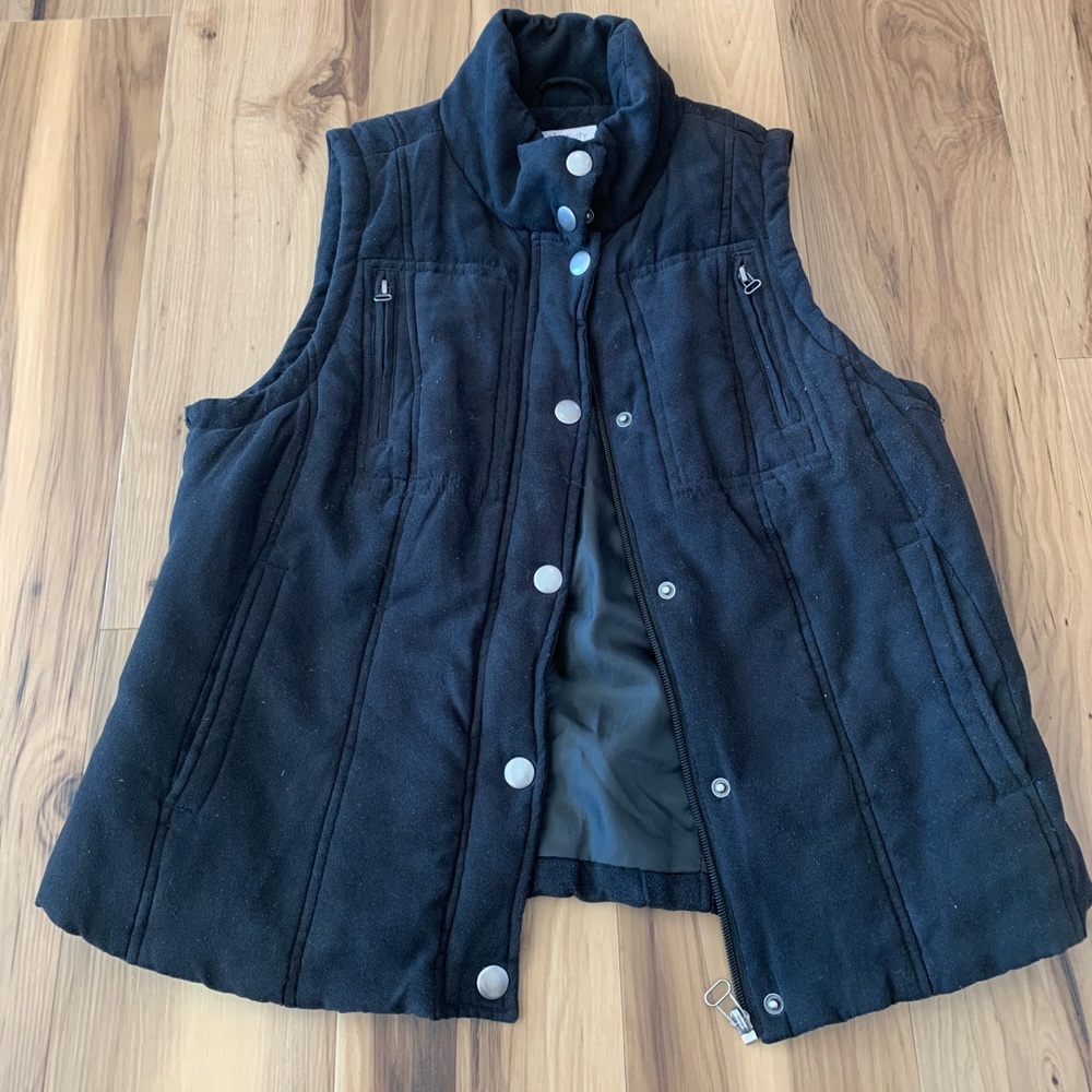 Relativity - Black Vest- Size Small